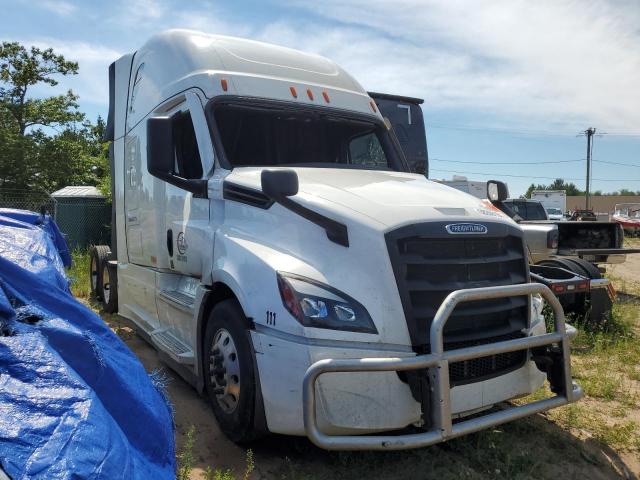  Salvage Freightliner Cascadia 1