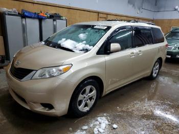  Salvage Toyota Sienna