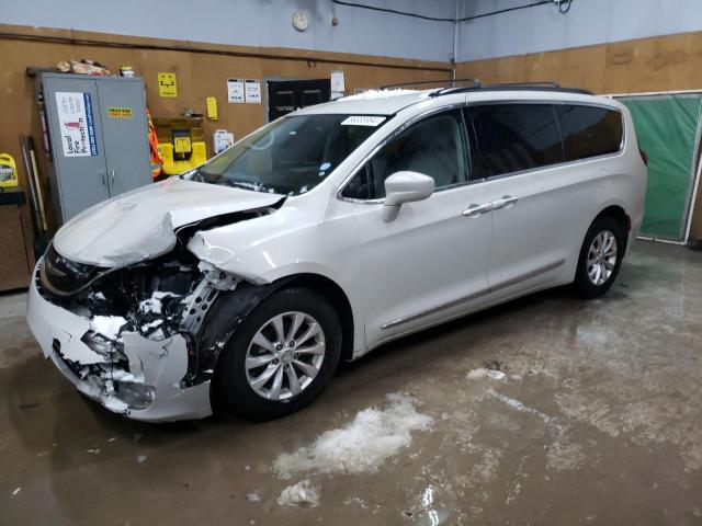  Salvage Chrysler Pacifica