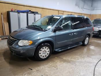  Salvage Chrysler Minivan