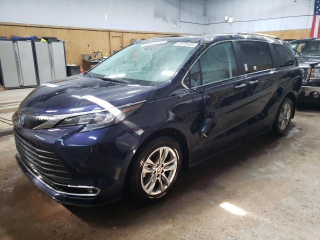  Salvage Toyota Sienna
