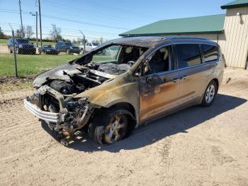  Salvage Chrysler Pacifica