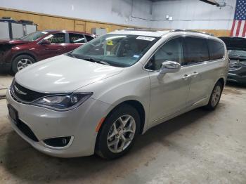  Salvage Chrysler Pacifica