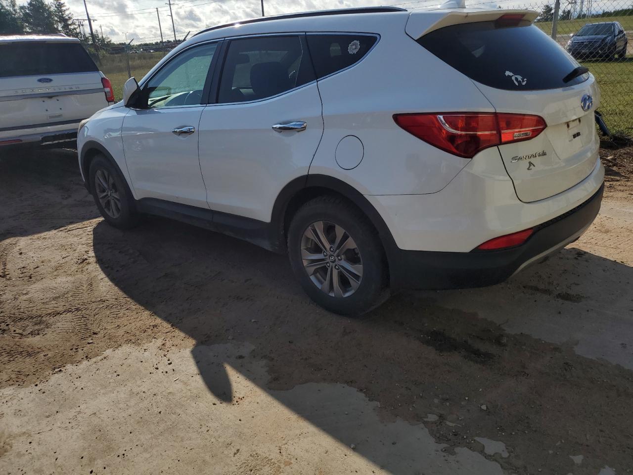 Hyundai SANTA FE Image 2