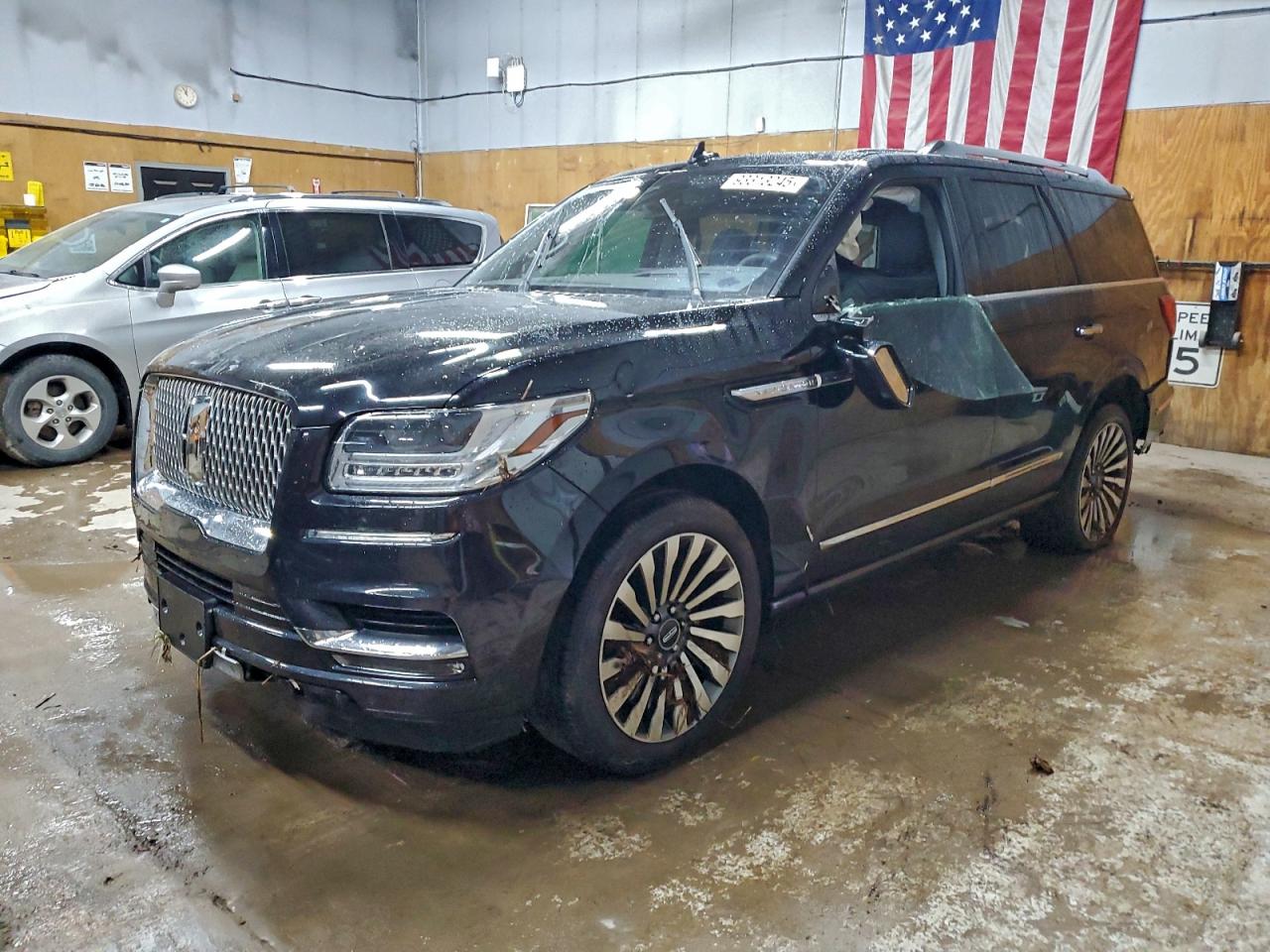 Lincoln Navigator Reserve Image 1