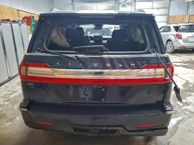 Lincoln Navigator Reserve Image 10
