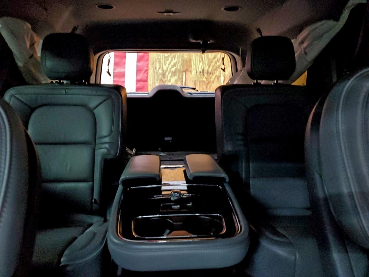 Lincoln Navigator Reserve Image 5