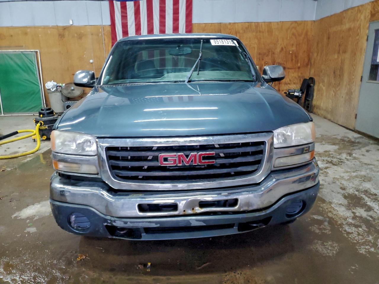 GMC Sierra K1500 Image 8