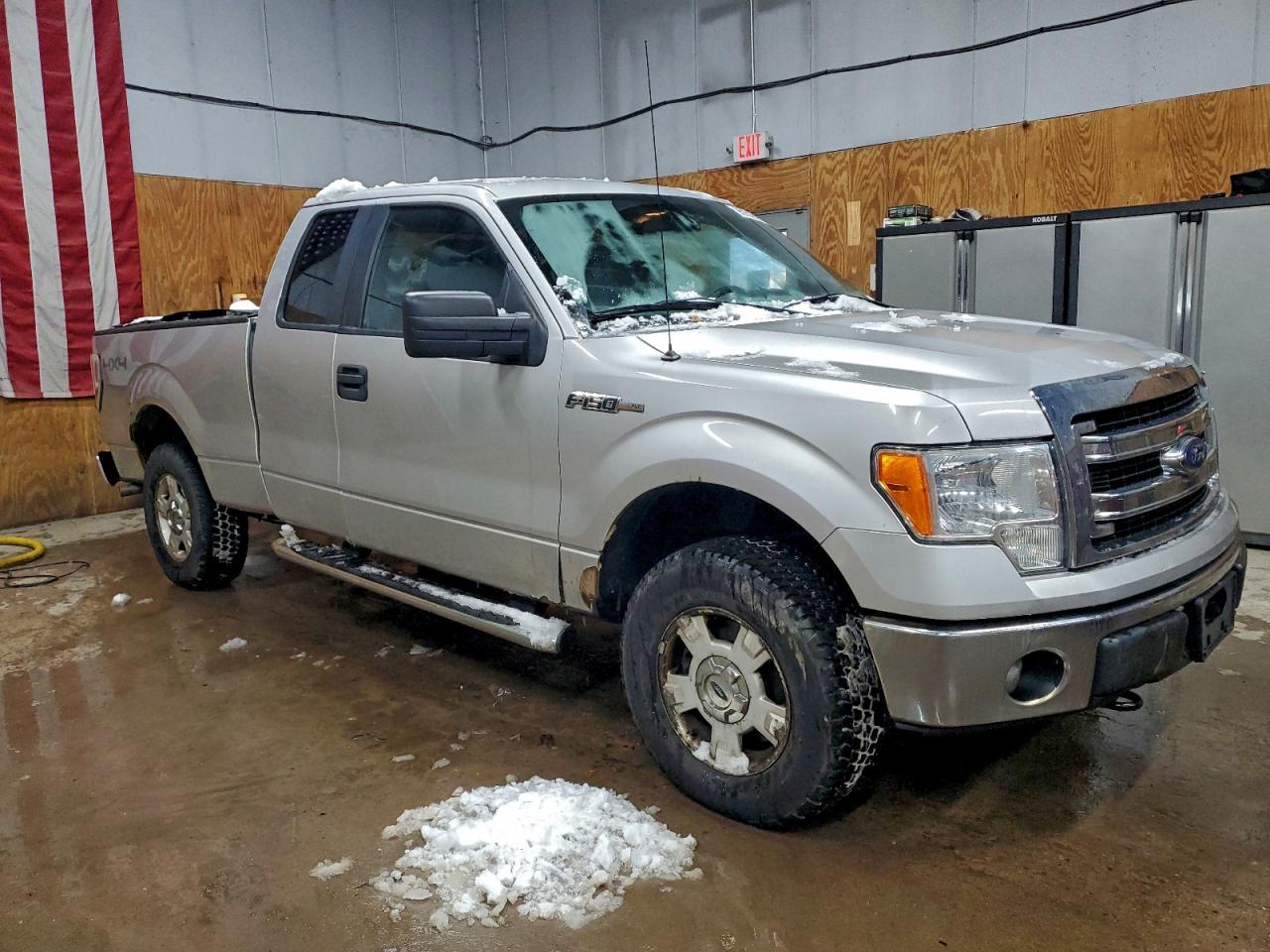 Ford F-150 Super Cab Image 3