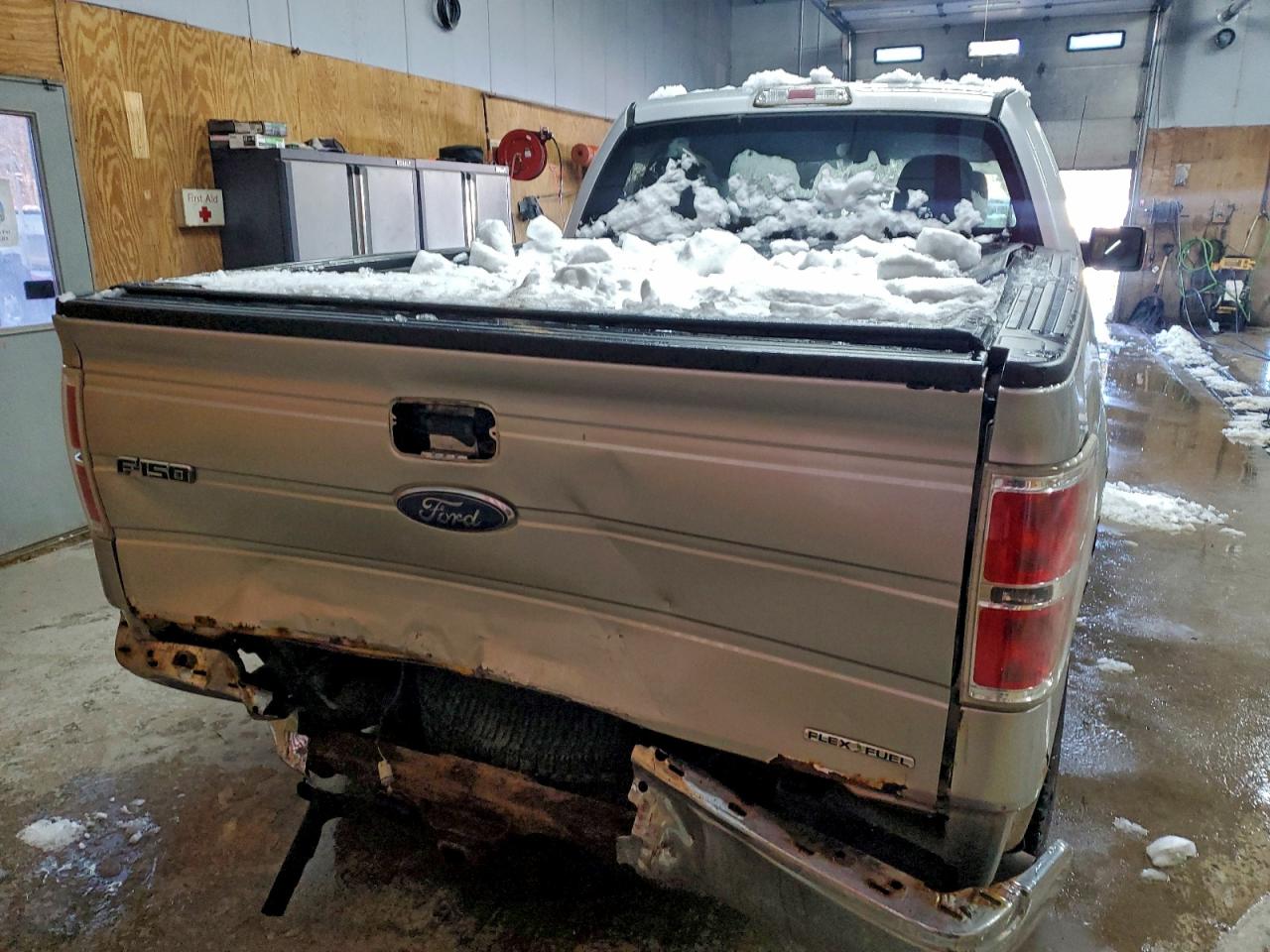 Ford F-150 Super Cab Image 6