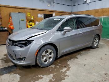  Salvage Chrysler Pacifica
