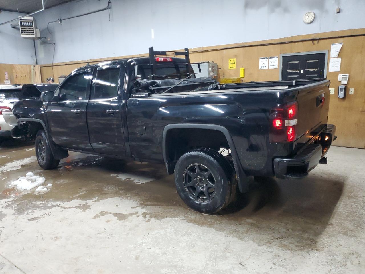 GMC Sierra K1500 Sle Image 2