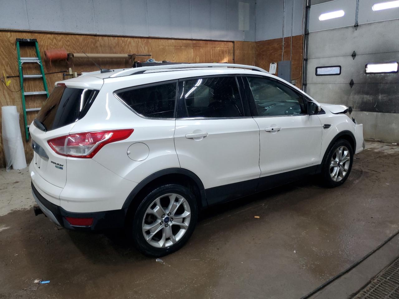 Ford Escape Titanium Image 2