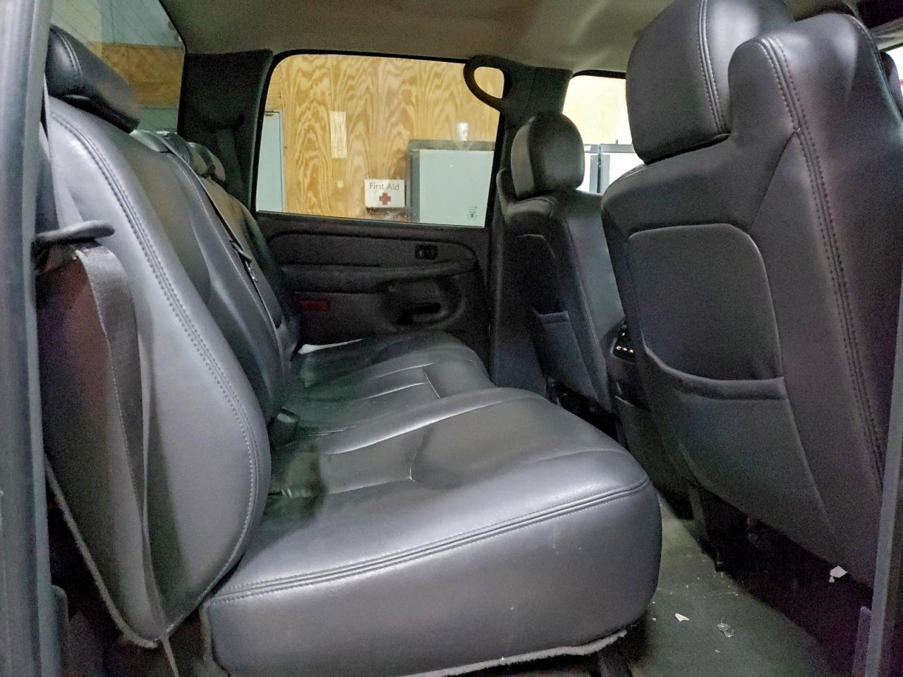 Chevrolet Silverado K1500 Image 5