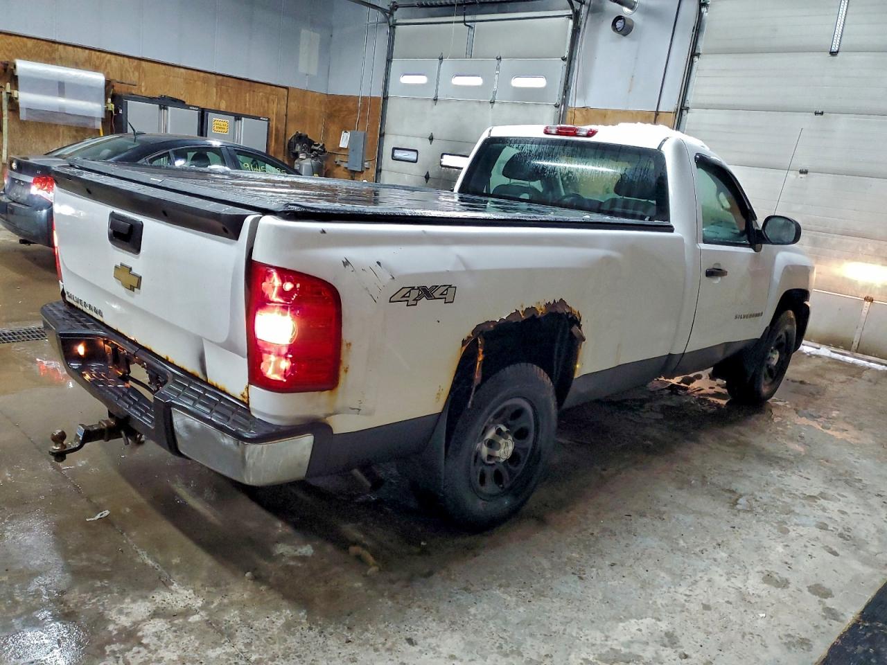 Chevrolet Silverado K1500 Image 2