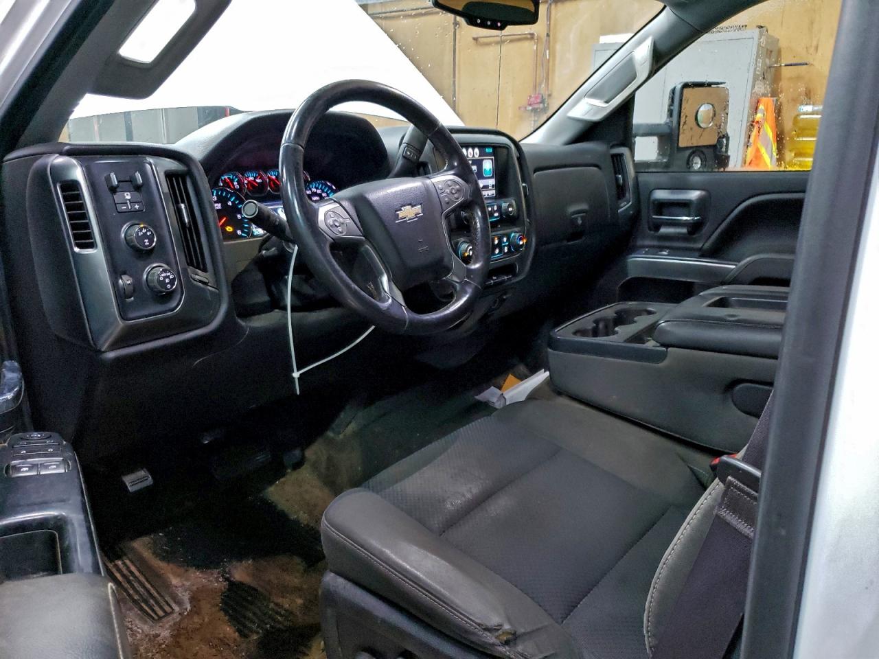 Chevrolet Silverado K2500 Heavy Duty Lt Image 3