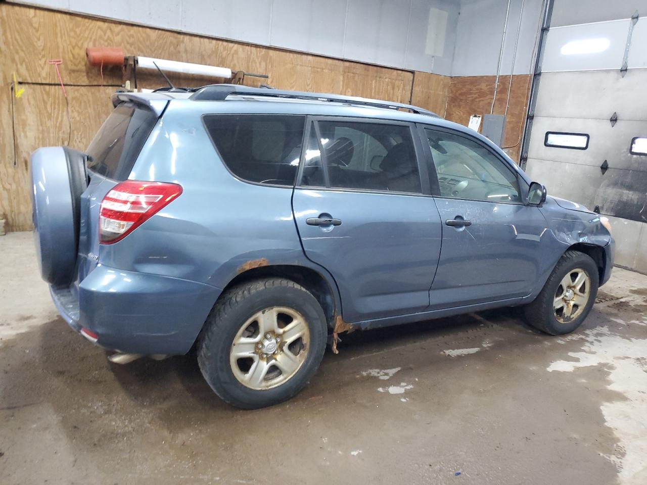 Toyota RAV4 Image 3