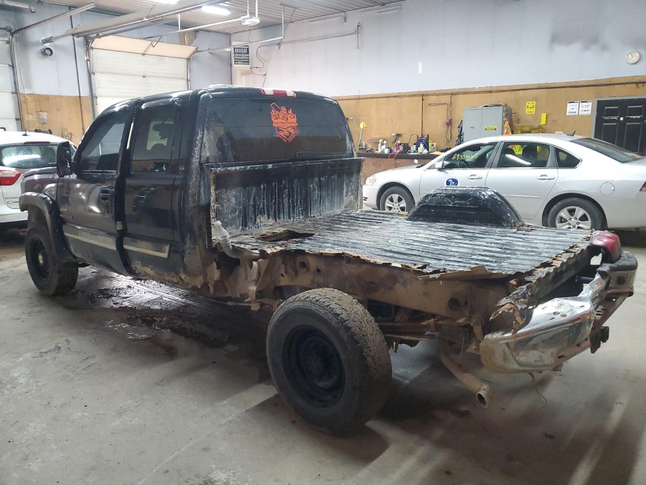 Chevrolet Silverado K2500 Heavy Duty Image 2