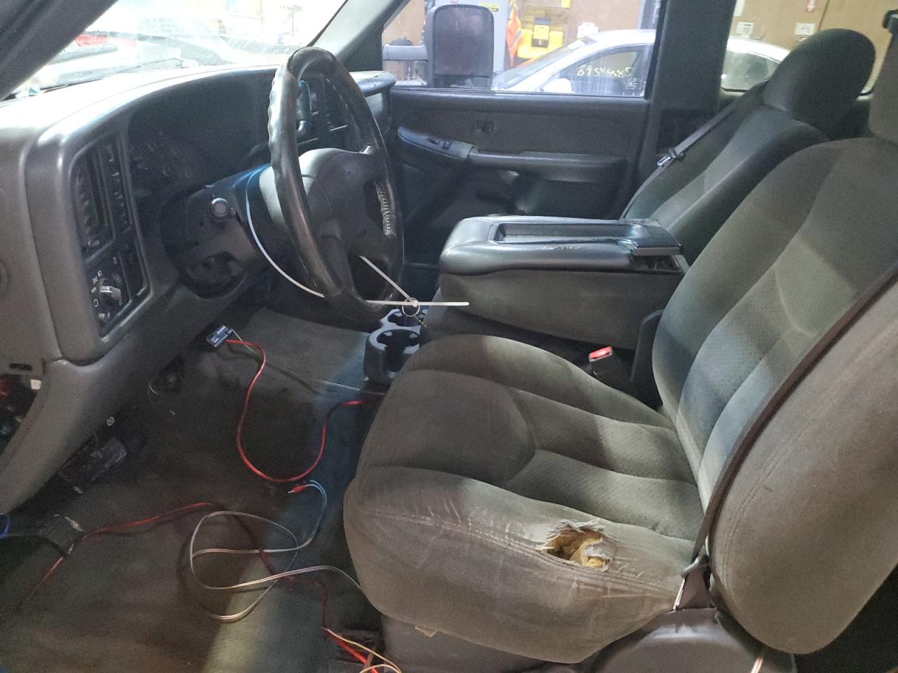 Chevrolet Silverado K2500 Heavy Duty Image 11