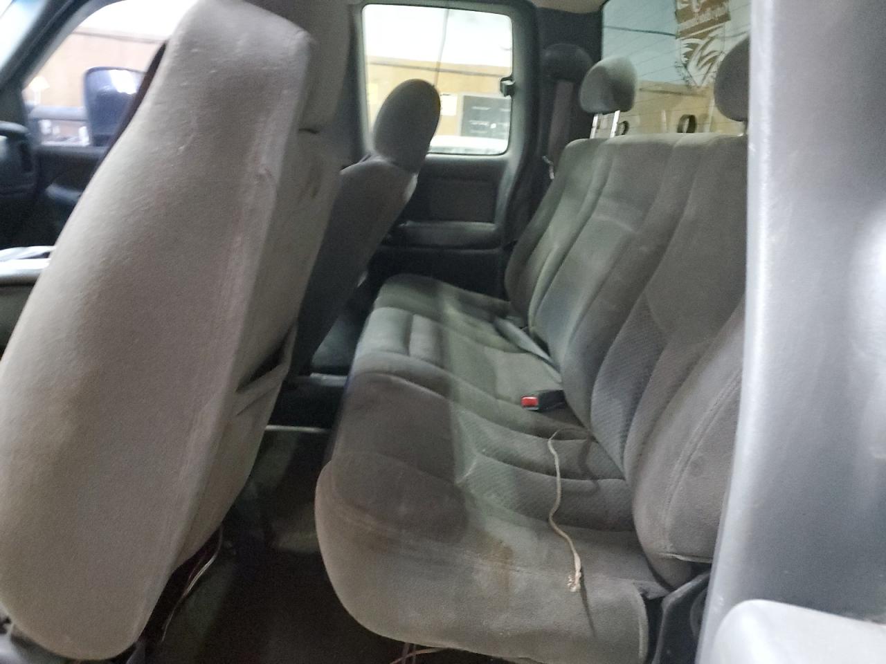 Chevrolet Silverado K2500 Heavy Duty Image 3