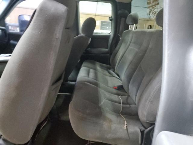 Chevrolet Silverado K2500 Heavy Duty Image 3