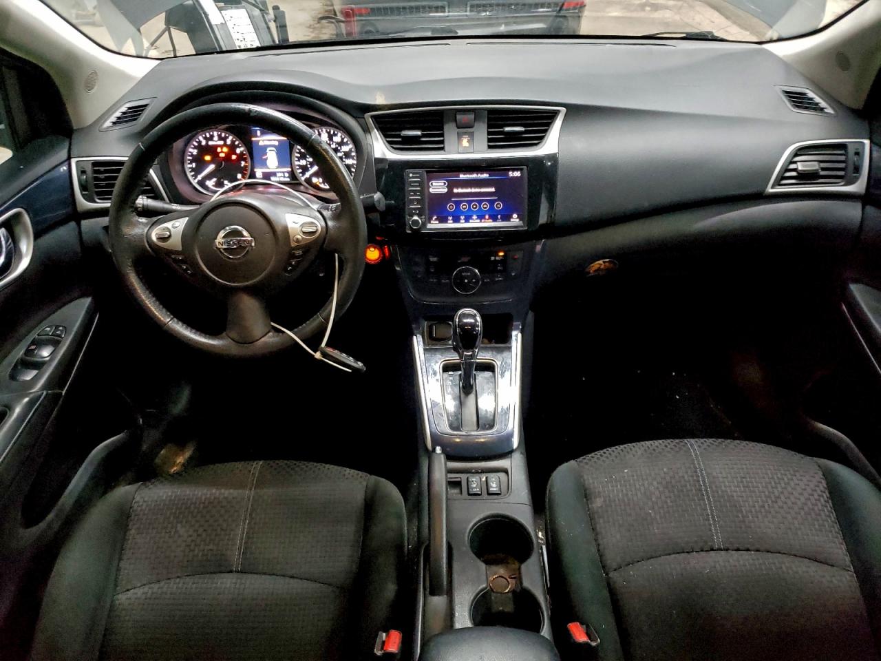 Nissan Sentra S Image 7