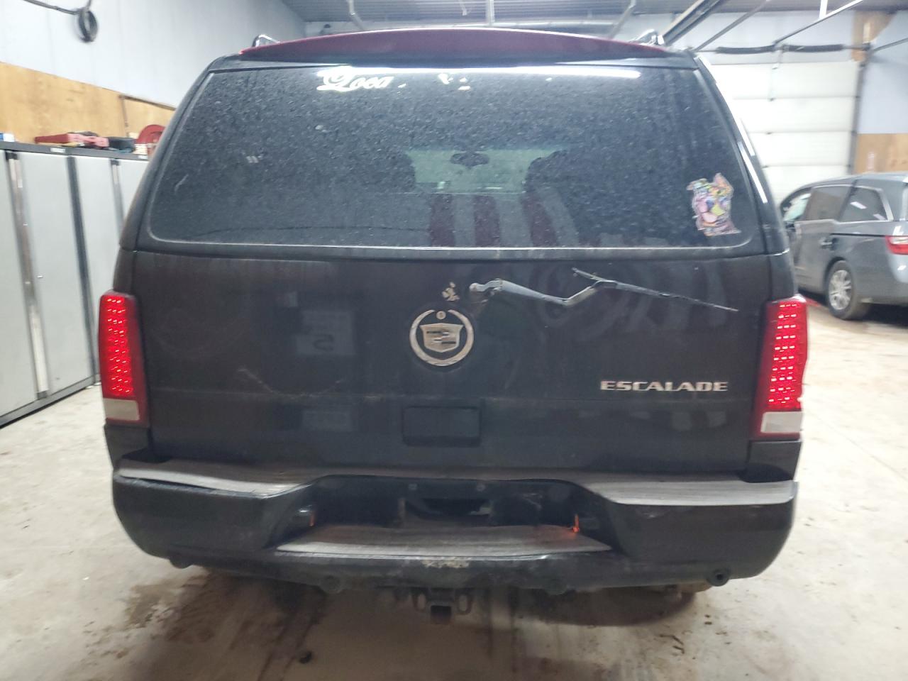 Cadillac Escalade Luxury Image 4