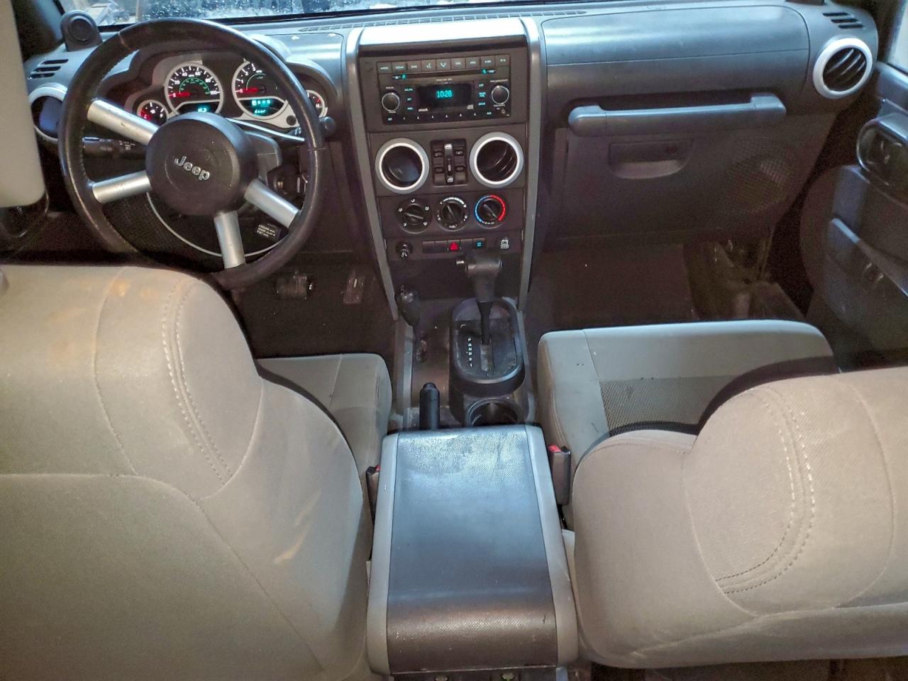 Jeep Wrangler Sahara Image 9