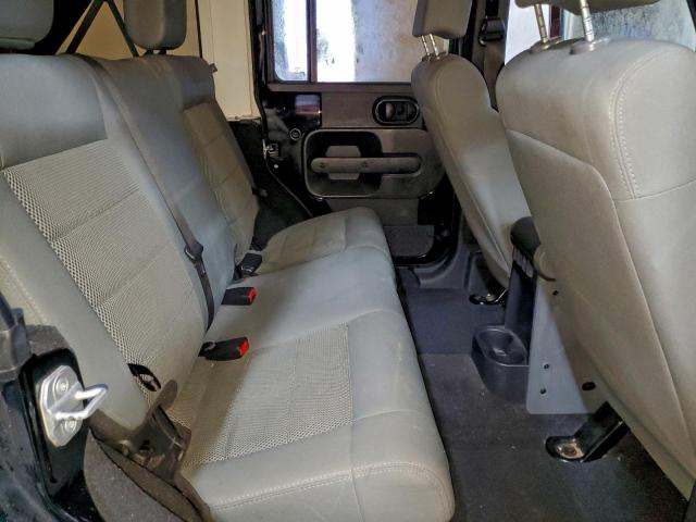 Jeep Wrangler Sahara Image 10