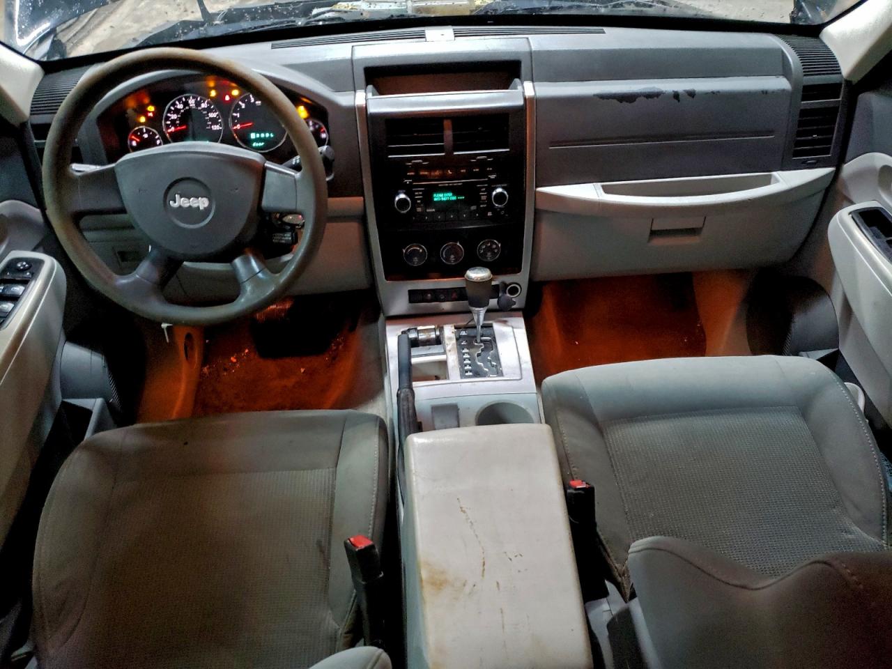 Jeep Liberty Sport Image 3