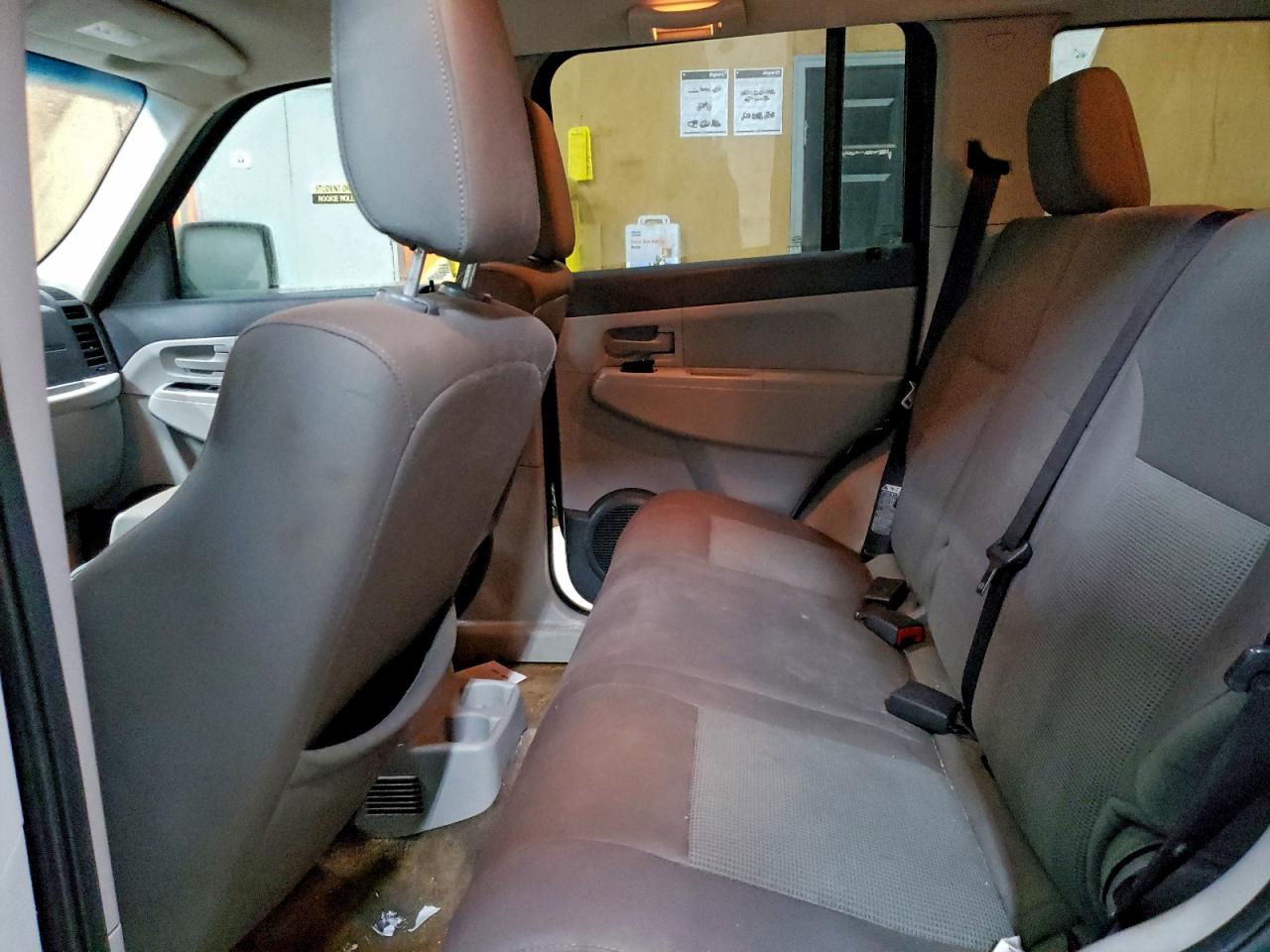 Jeep Liberty Sport Image 9