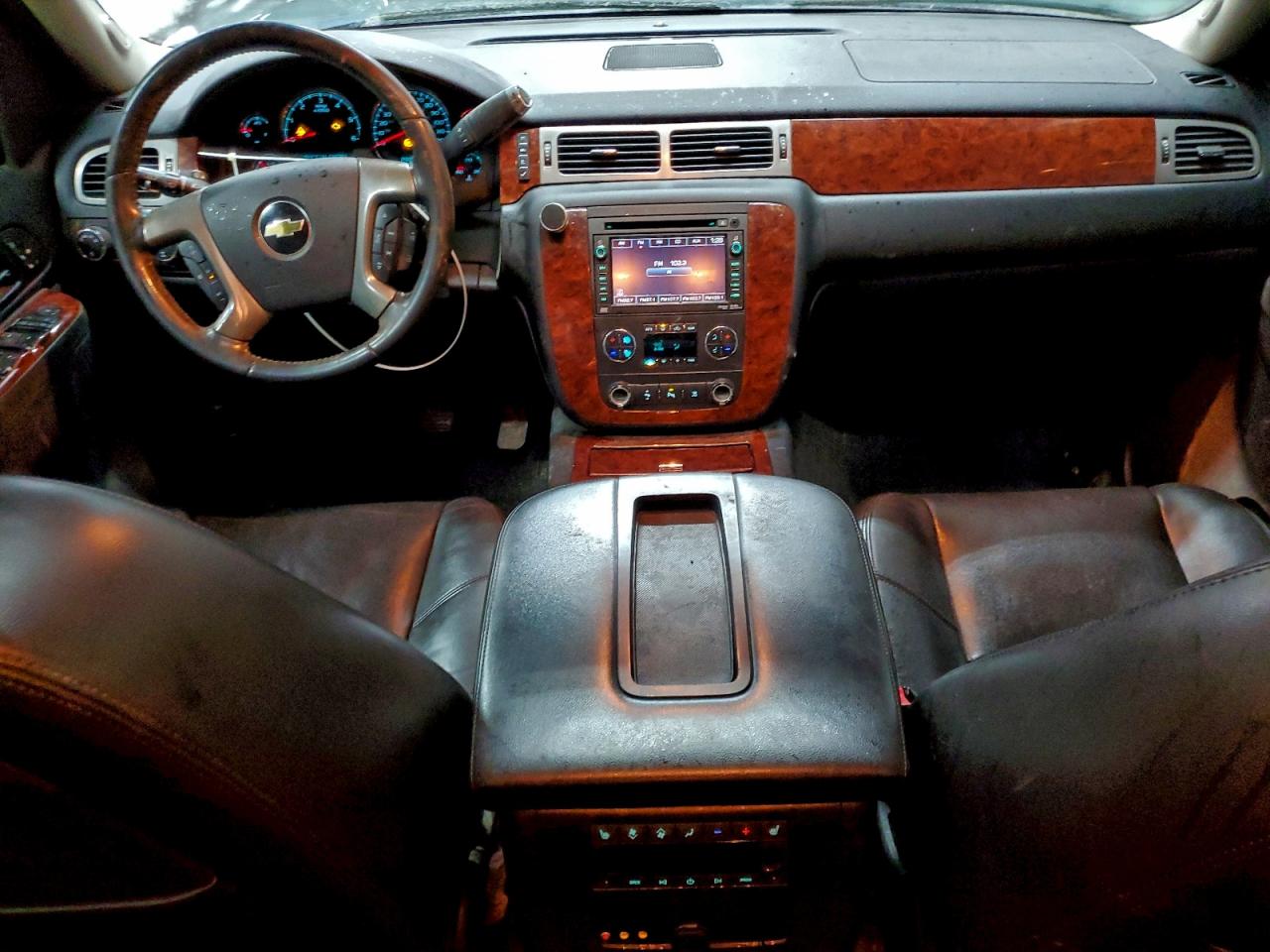 Chevrolet Tahoe K1500 Ltz Image 9