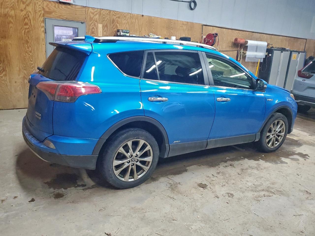 Toyota RAV4 Limited Image 7
