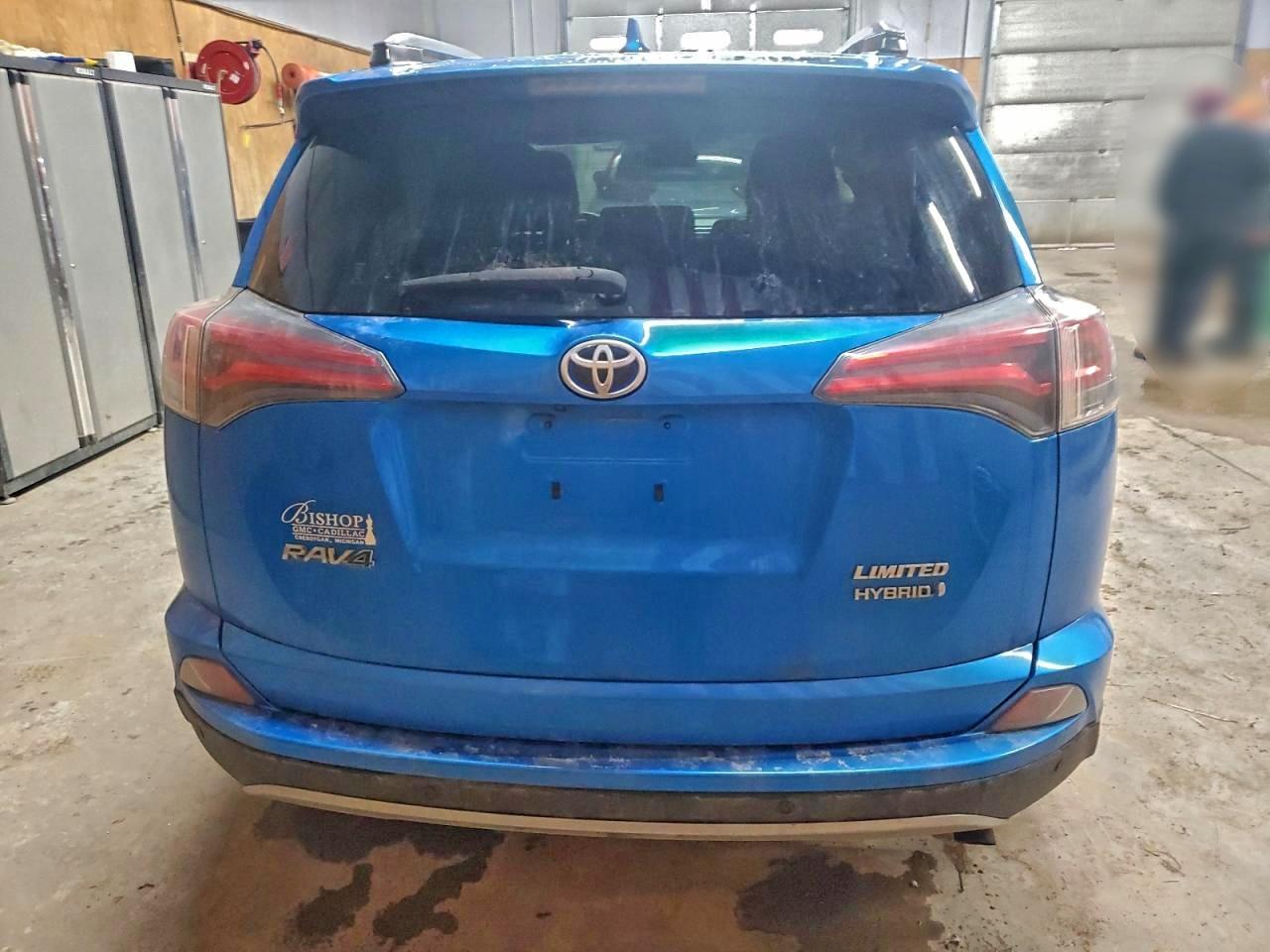 Toyota RAV4 Limited Image 11