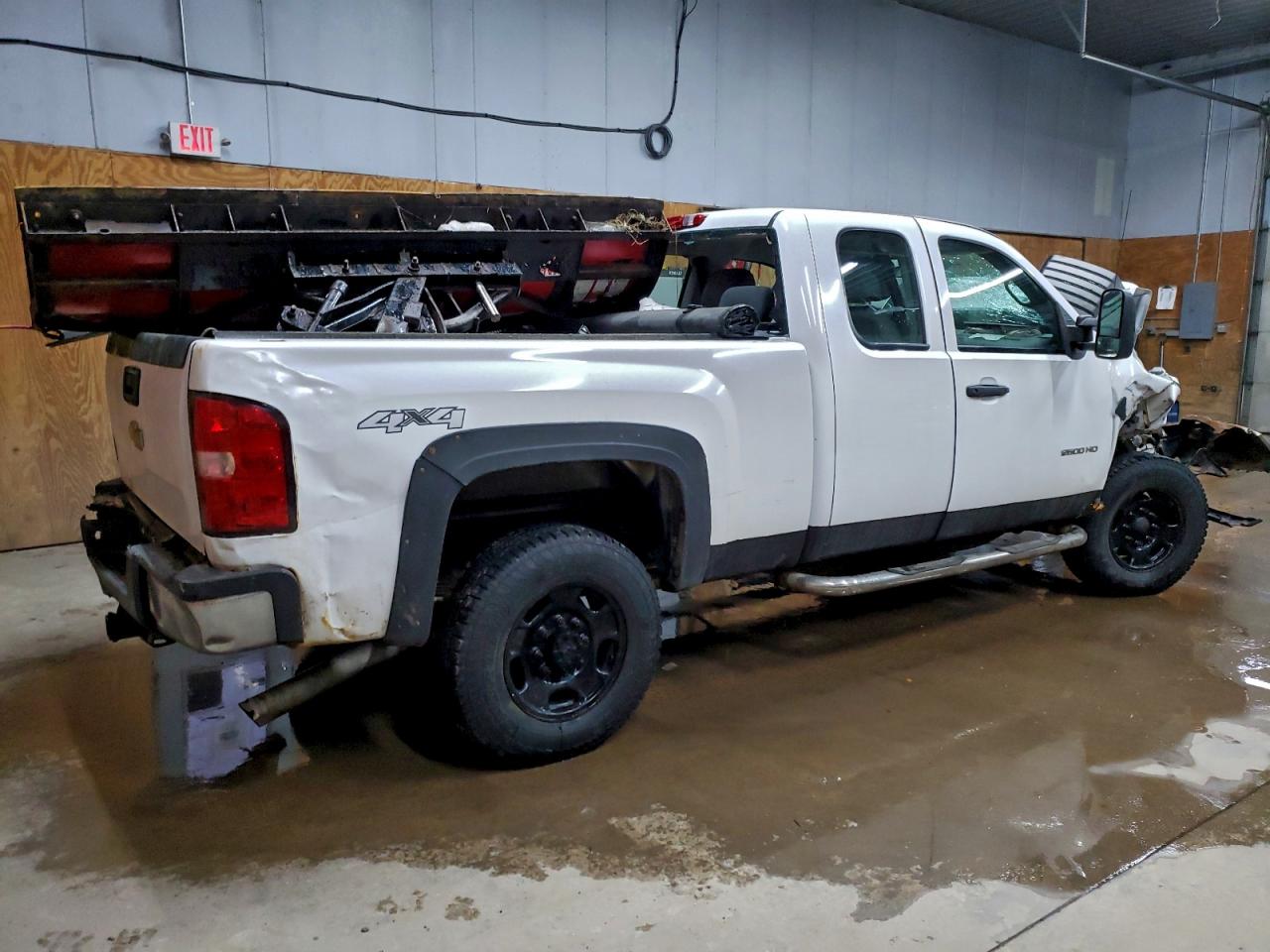 Chevrolet Silverado K2500 Heavy Duty Image 3
