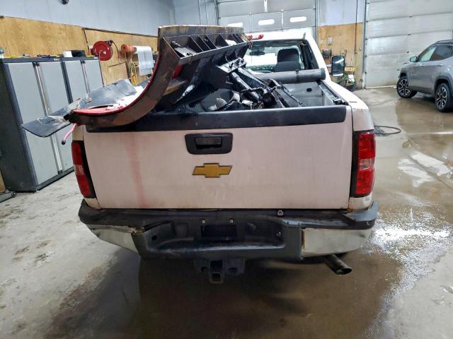 Chevrolet Silverado K2500 Heavy Duty Image 11