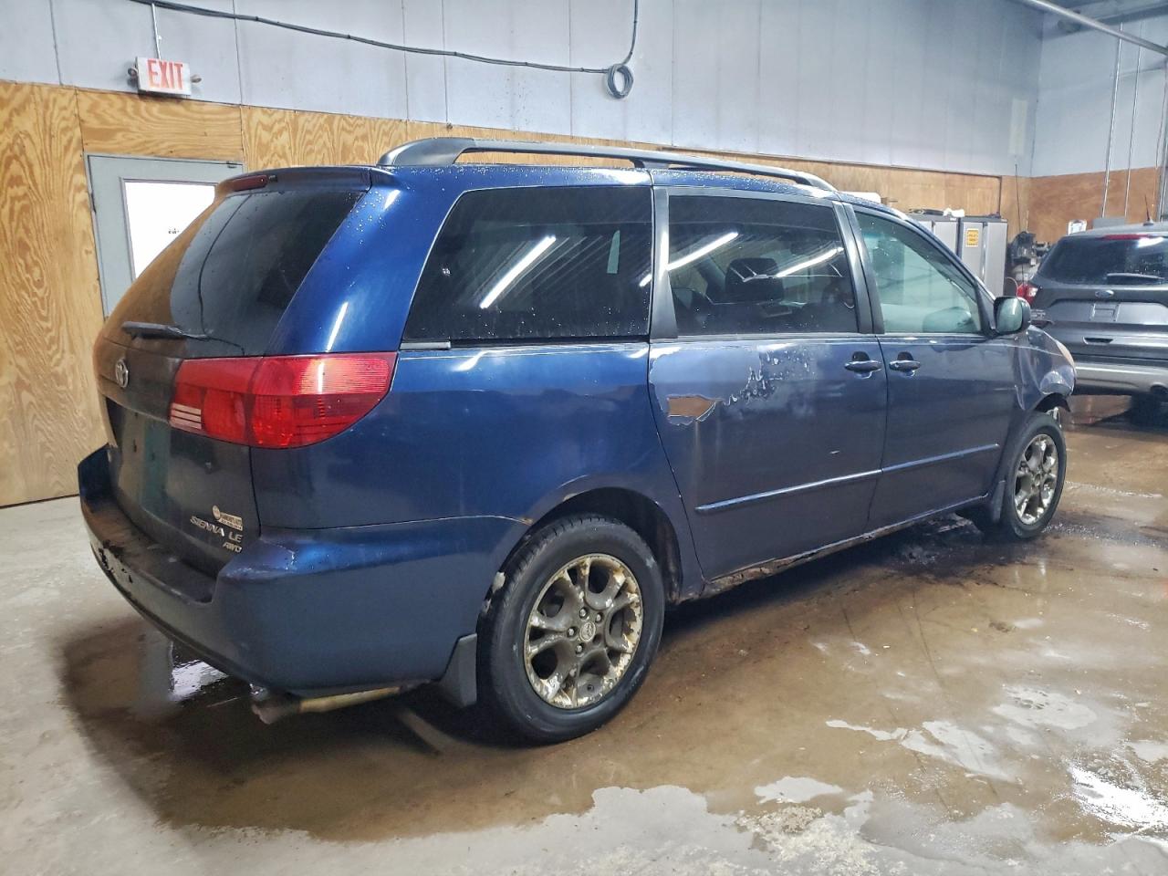 Toyota Sienna Le Image 6