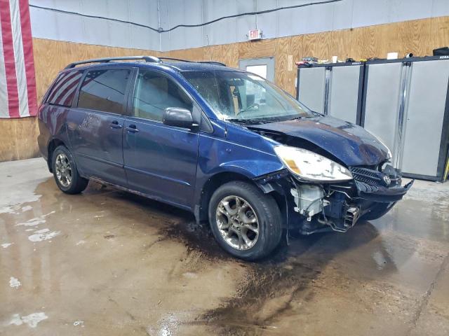 Toyota Sienna Le Image 3