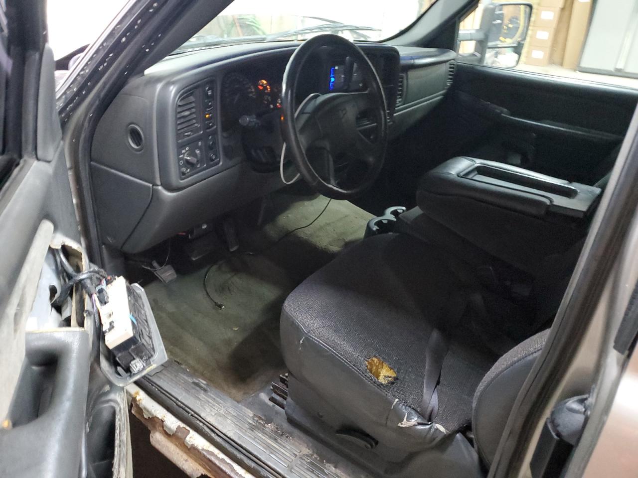 Chevrolet Silverado K1500 Image 4