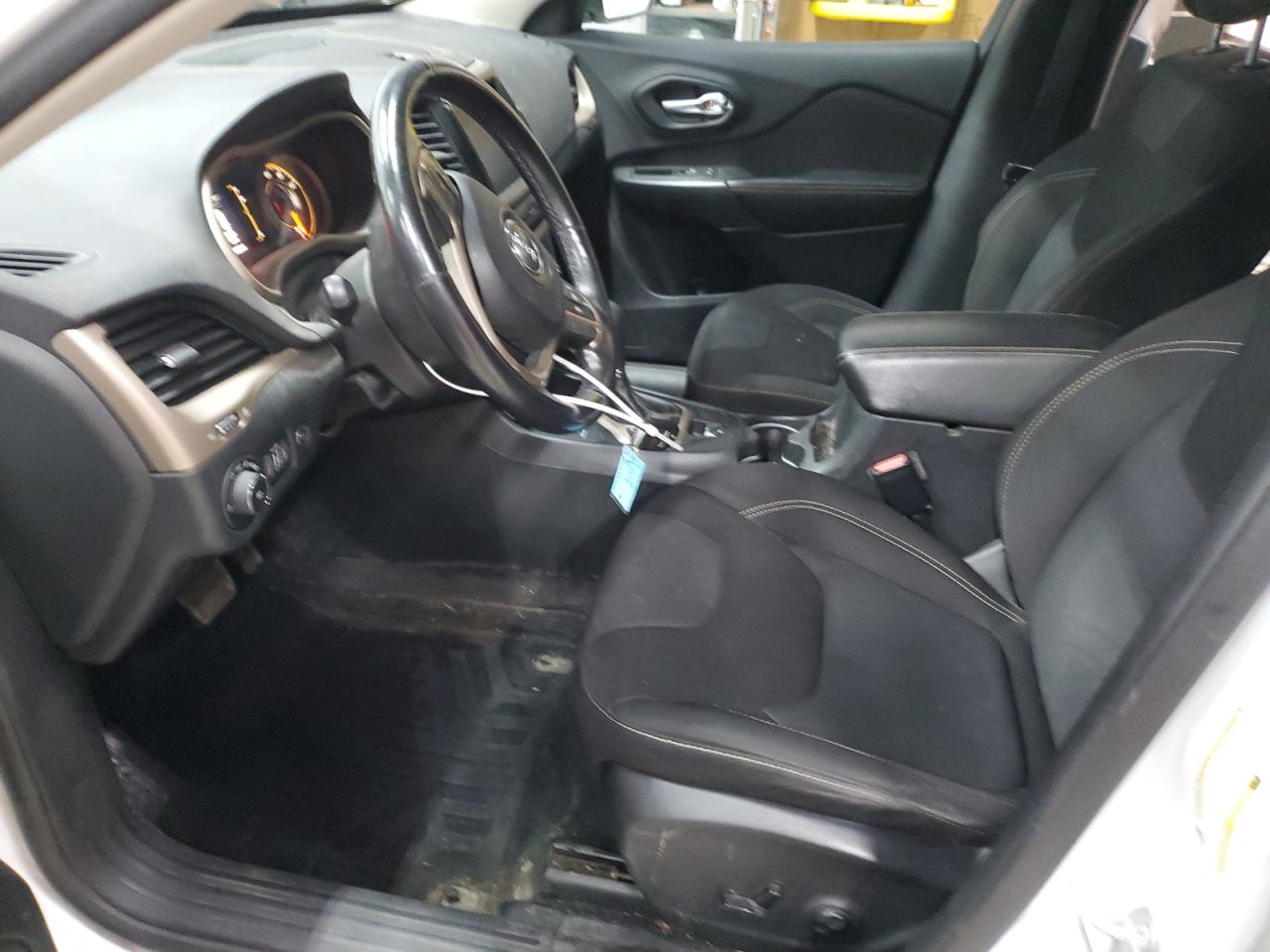 Jeep Grand Cherokee Latitude Image 5