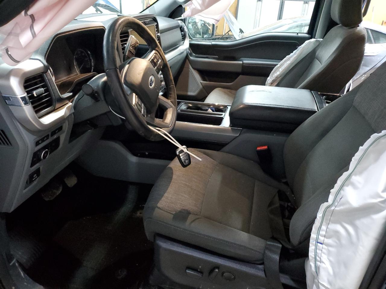 Ford F-150 Supercrew Image 6