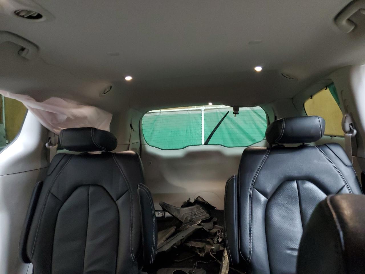 Chrysler Pacifica Touring L Image 13