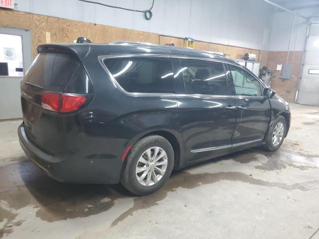 Chrysler Pacifica Touring L Image 2