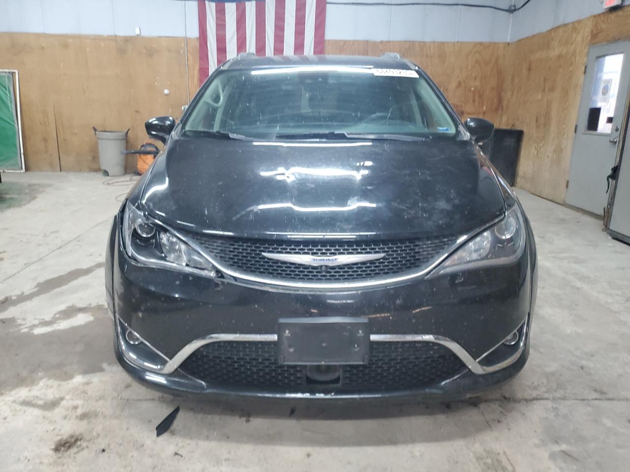 Chrysler Pacifica Touring L Image 13