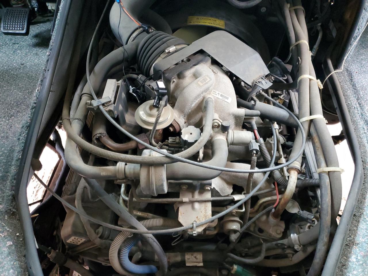 Ford F-550 Super Duty Stripped Chassis Image 3