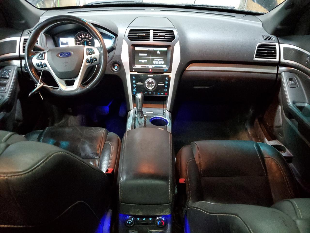 Ford Explorer Sport Image 7