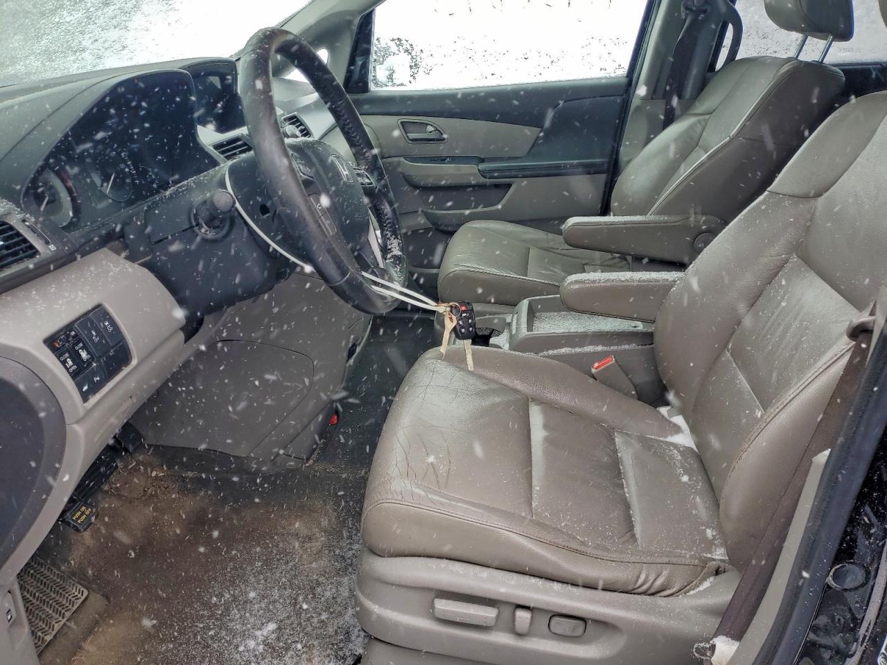 Honda Odyssey Touring Image 6