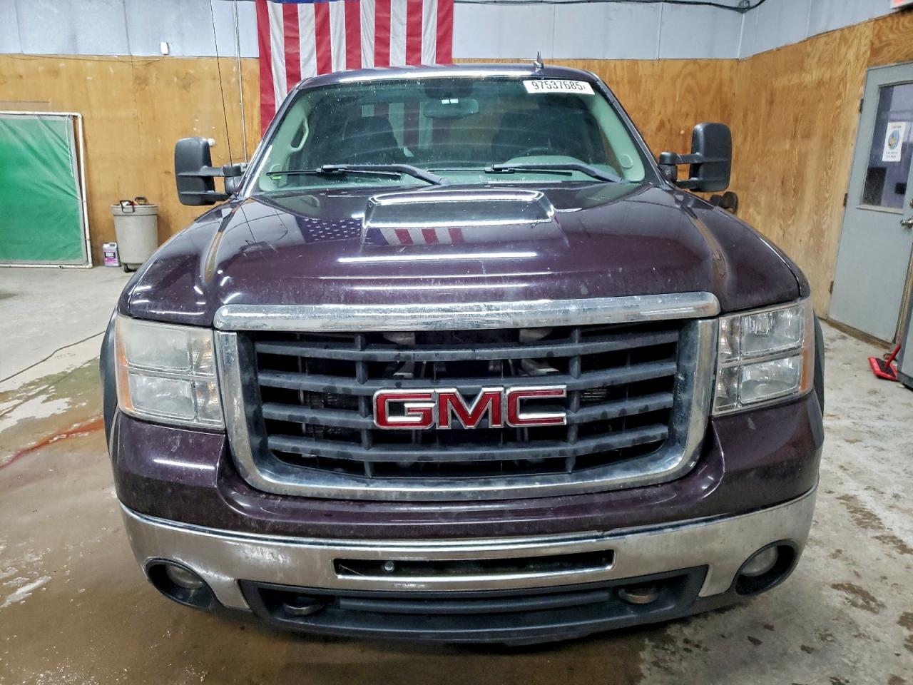 GMC Sierra K2500 Heavy Duty Image 12