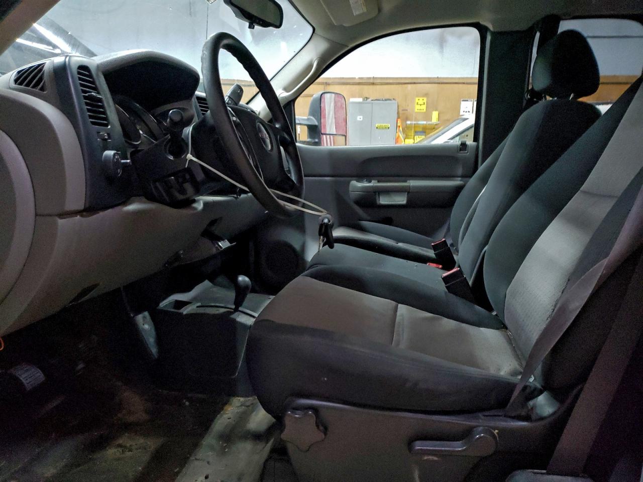 GMC Sierra K2500 Heavy Duty Image 4