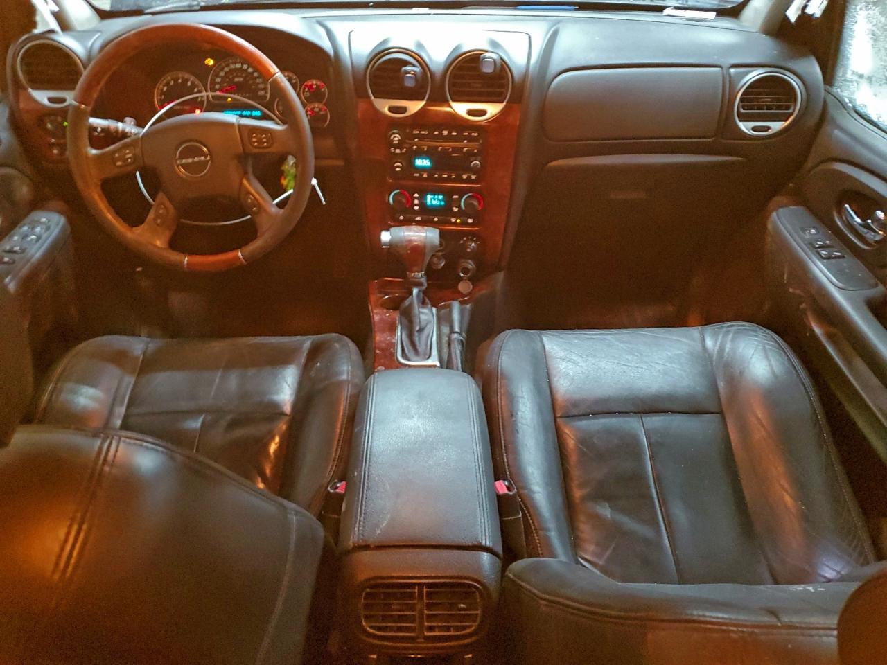 GMC Envoy Denali Image 6